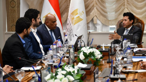 وزير الشباب  يبحث تفعيل الرقمنة المالية والإدارية بمراكز  الشباب