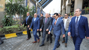 وزير الشباب  ومحافظ القاهرة يتفقدان بدء إنشاء ممشى رياضي بمدينة نصر