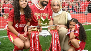 وزير الرياضة يهنئ محمد صلاح بتتويجه هدافاً وأفضل صانع أهداف في الدوري الإنجليزي