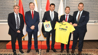 El Ministro de Juventud y Deporte se reúne con el embajador de España y representantes del Villarreal CF para explorar vías de cooperación conjunta