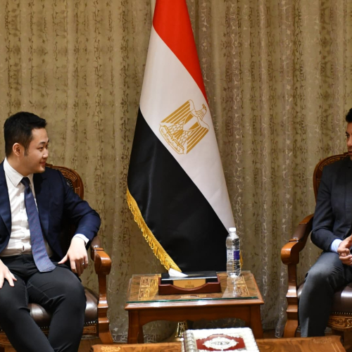 صبحى  يبحث مع شركة “دافون” الصينية التعاون في تنظيم الأحداث الرياضية وتعزيز الاستثمار الرياضي في مصر