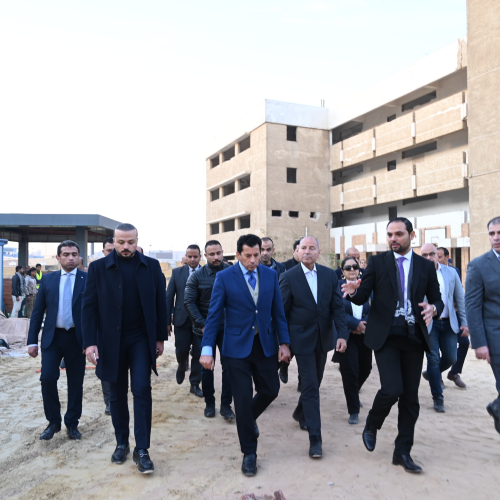 وزير الرياضة ومحافظ القاهرة يتفقدان الأعمال الإنشائية بالمدرسة الأوليمبية الدولية