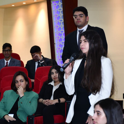 El Ministro de Asuntos Exteriores e Inmigración se reúne con los jóvenes de la Diplomacia Juvenil