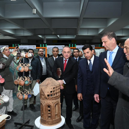 El Ministro de Juventud y Deportes inaugura la segunda edición de la feria "Business Ya Shabab"