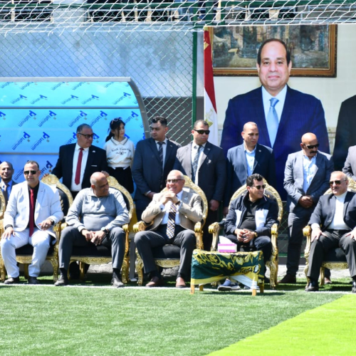 وزير الشباب ورئيس الهيئة العربية للتصنيع يفتتحان مركز شباب محمد صلاح