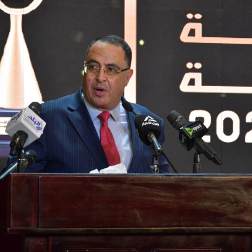 El Ministro de Deportes asiste a la entrega de los Premios Al-Ahram a la Cultura Deportiva