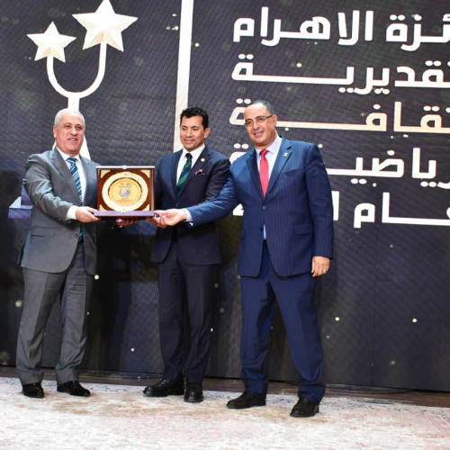 بالصور .. وزير الشباب و الرياضة يشهد حفل توزيع جوائز الأهرام التقديرية للثقافة الرياضية