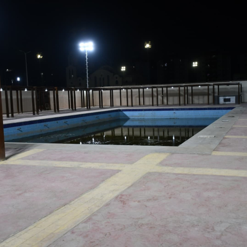 وزير الرياضة يتفقد الأعمال التطويرية والإنشائية بحمام سباحة نصف أوليمبي بمركز التنمية الشبابية بالأسمرات