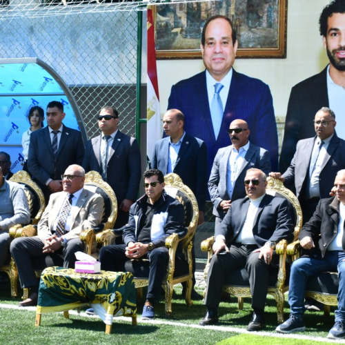 وزير الشباب والرياضة ورئيس الهيئة العربية للتصنيع  يفتتحان مركز شباب محمد صلاح