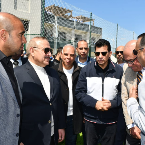 وزير الشباب ورئيس الهيئة العربية للتصنيع يفتتحان مركز شباب محمد صلاح