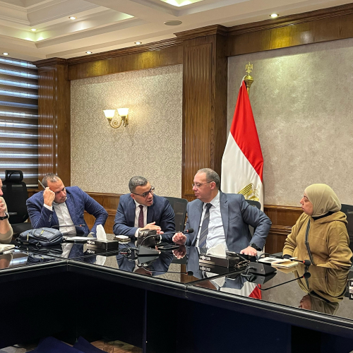 بالصور .. بحث سُبل تعزيز التصويت الالكترونى  لبرلمان الطلائع بالتعاون مع النيابة الإدارية ووزارة التخطيط*