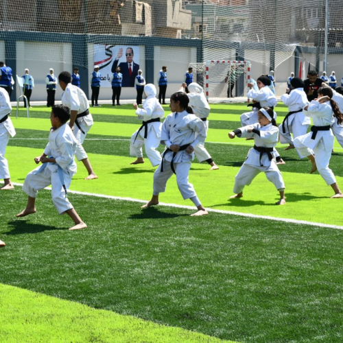 وزير الشباب والرياضة ورئيس الهيئة العربية للتصنيع  يفتتحان مركز شباب محمد صلاح