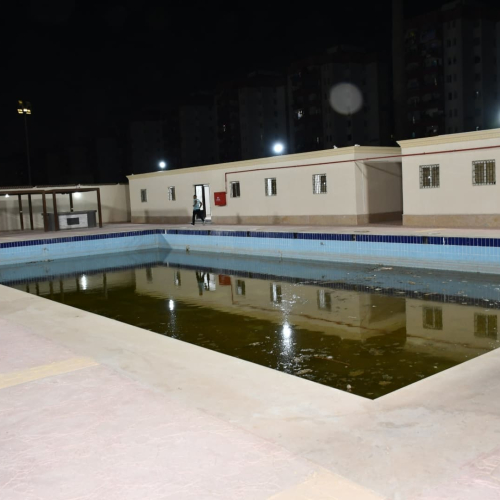 وزير الرياضة يتفقد الأعمال التطويرية والإنشائية بحمام سباحة نصف أوليمبي بمركز التنمية الشبابية بالأسمرات