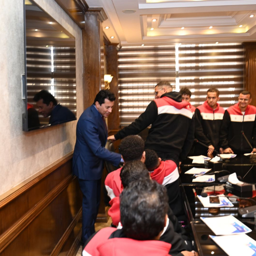 وزير الرياضة يستقبل منتخب السلة للكراسي المتحركة تحت 23 عامًا ويشيد بأدائهم وروحهم القتالية
