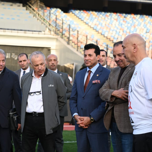 وزير الشباب والرياضة يشهد المران الأخير لمنتخب مصر قبل السفر إلى المغرب لمواجهة إثيوبيا في تصفيات كأس العالم