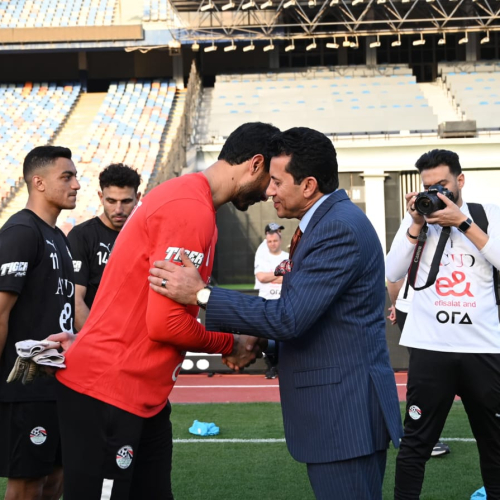 وزير الشباب والرياضة يشهد المران الأخير لمنتخب مصر قبل السفر إلى المغرب لمواجهة إثيوبيا في تصفيات كأس العالم