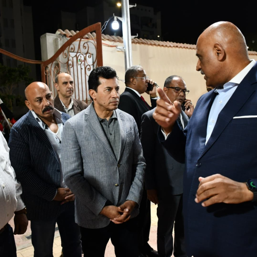 وزير الرياضة يتفقد الأعمال التطويرية والإنشائية بحمام سباحة نصف أوليمبي بمركز التنمية الشبابية بالأسمرات