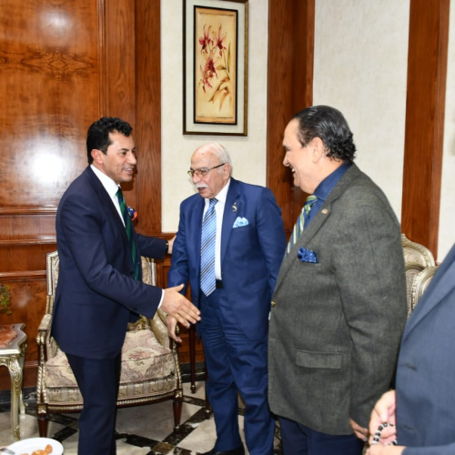 El Ministro de Deportes asiste a la entrega de los Premios Al-Ahram a la Cultura Deportiva