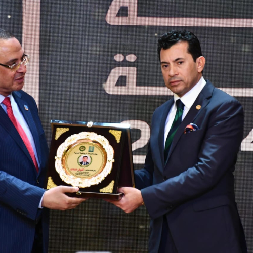 El Ministro de Deportes asiste a la entrega de los Premios Al-Ahram a la Cultura Deportiva