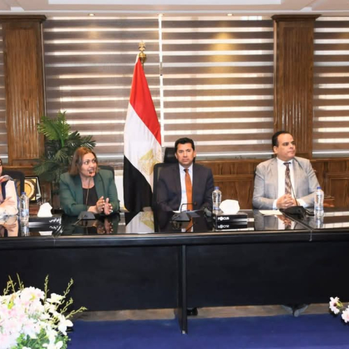 صبحى خلال لقائه بطلاب إعلام بجامعة ٦ اكتوبر  : الإعلام يلعب دوراً رئيساً ومحورياً في تنوير الرأي العام ومحاربة الاخبار  المغلوطة والمضللة