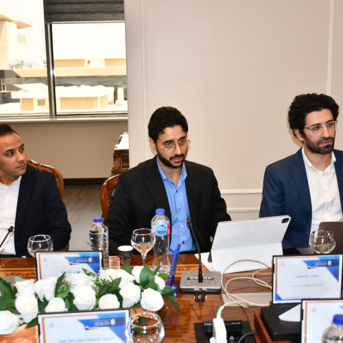 وزير الشباب  يبحث تفعيل الرقمنة المالية والإدارية بمراكز  الشباب