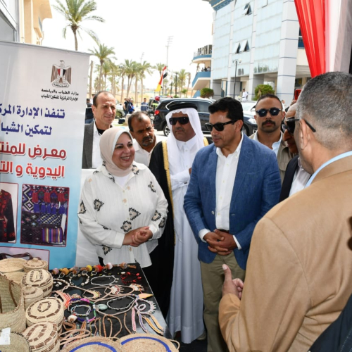 وزير الشباب ومحافظي شمال سيناء ومطروح يفتتحون معرض لمنتجات الشباب الحرفية والتراثية