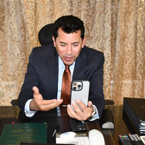 وزير الرياضة يهنيء لاعبي المنتخب القومي للجمباز بعد حصولهم علي خمس ميداليات متنوعة