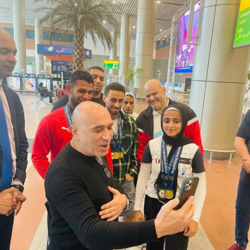وزير الرياضة يهنيء لاعبي المنتخب القومي للجمباز بعد حصولهم علي خمس ميداليات متنوعة