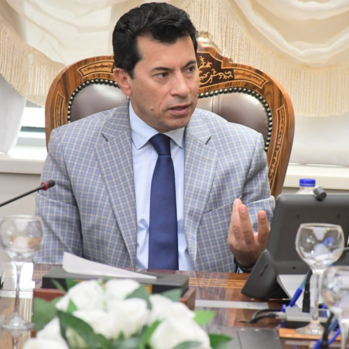 وزير الشباب والرياضة يستعرض مع مؤسسة مودة التنمية المتكاملة بمركز شباب الإمامين والتونسي