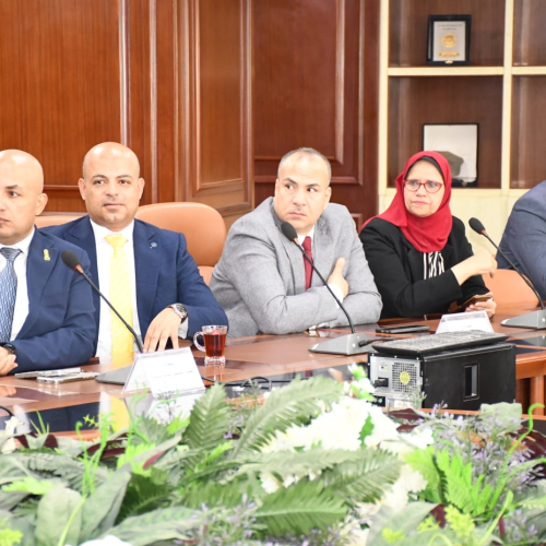وزير الشباب والرياضة يلتقي باعضاء مجلسي النواب والشيوخ بمحافظة بني سويف