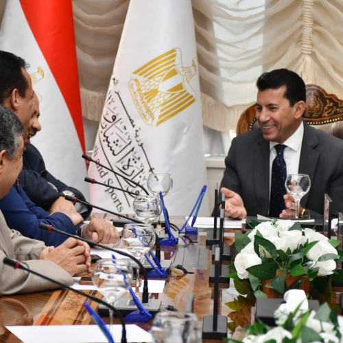 وزير الشباب والرياضة يلتقي مسؤولي مشروع القوافل التعليمية في نسخته الثانية عشرة