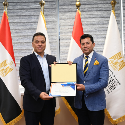 وزير الرياضة يستقبل بعثة الرياضيين العائدين من ليبيا بمقر الوزارة بالعاصمة الإدارية
