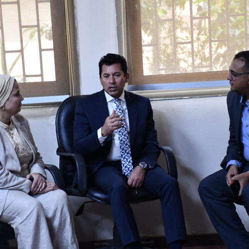 وزير الشباب والرياضة يفتتح  ملتقى العاملين بوحدات الطب الرياضي والدورة التخصصية لإصابات الركبة