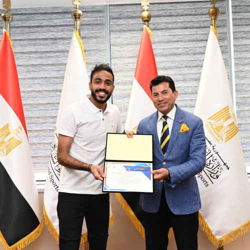 وزير الرياضة يستقبل بعثة الرياضيين العائدين من ليبيا بمقر الوزارة بالعاصمة الإدارية