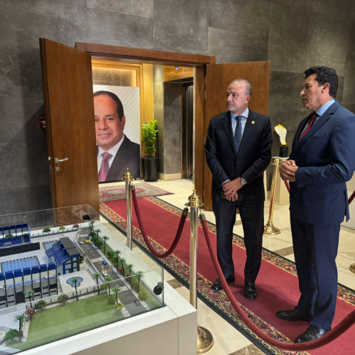 وزير الشباب يستقبل رئيس الاتحاد الدولي للسلاح ويكرّمه: دعم مستمر للكوادر المصرية وتعزيز التعاون الدولي