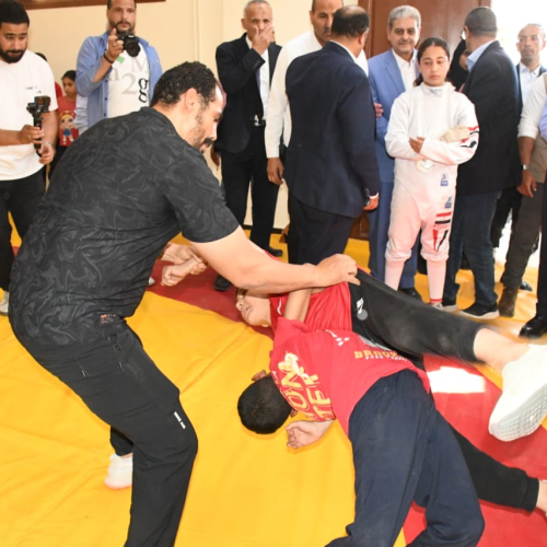 وزير الشباب ومحافظ بني سويف يفتتحا مبنيين للخدمات والأنشطة وملعب خماسي بمركز شباب دنديل ونادي الشبان المسلمين