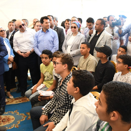 وزير الشباب ومحافظ بني سويف يفتتحا مبنيين للخدمات والأنشطة وملعب خماسي بمركز شباب دنديل ونادي الشبان المسلمين