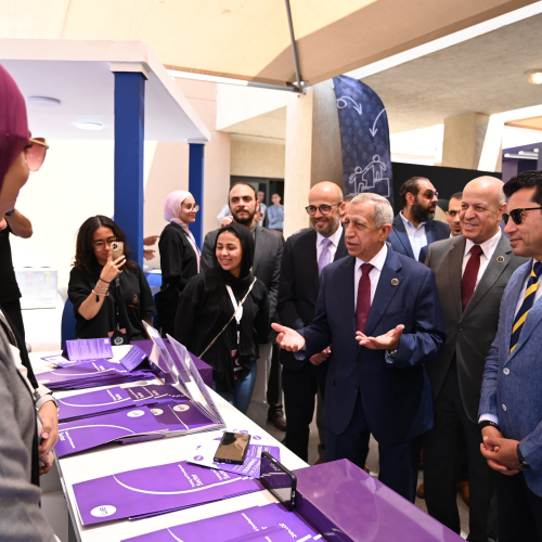 وزير الشباب والرياضة يشهد فعاليات منتدى "شباب يقود شباب" بالأكاديمية العربية للعلوم والتكنولوجيا