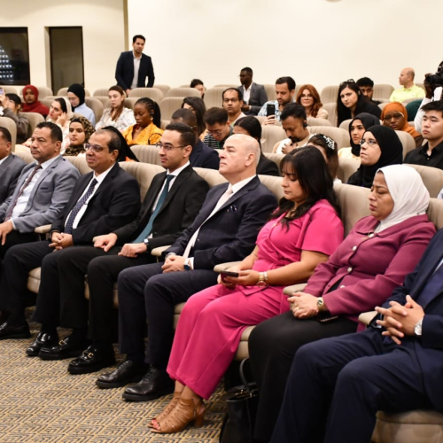 البابا تواضروس الثاني يستقبل وفود منحة ناصر للقيادة الدولية العامة في زيارتهم للكاتدرائية المرقسية بالعباسية