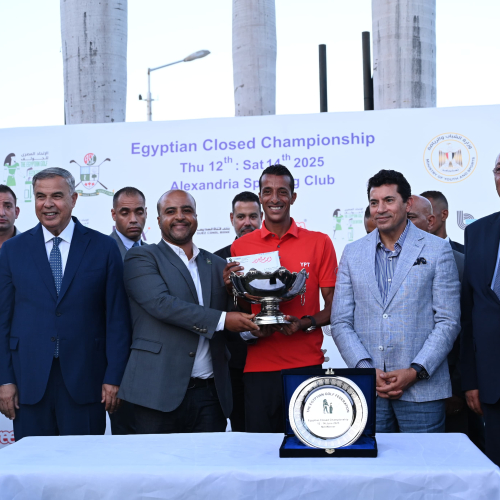 وزير الشباب والرياضة ومحافظ الإسكندرية يسلمان جوائز بطولة مصر المغلقة للجولف بنادي سبورتنج