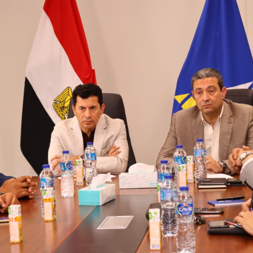 وزير الشباب والرياضة ومحافظ دمياط يجتمعان مع نواب مجلسي النواب والشيوخ