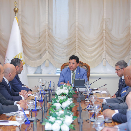 وزير الشباب والرياضة يشهد توقيع بروتوكول تعاون مع ڤودافون مصر