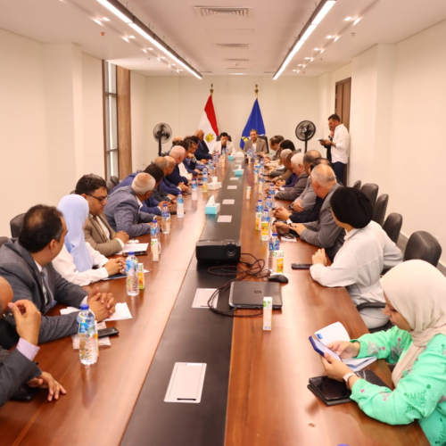 وزير الشباب والرياضة ومحافظ دمياط يجتمعان مع نواب مجلسي النواب والشيوخ