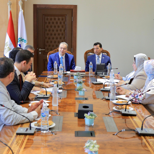 وزير الشباب يلتقي رئيس التنظيم والإدارة لبحث تعزيز التعاون المشترك