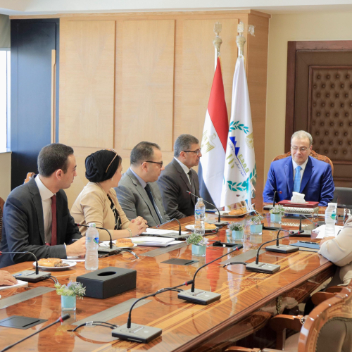 وزير الشباب يلتقي رئيس التنظيم والإدارة لبحث تعزيز التعاون المشترك