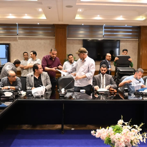 إقبال كثيف علي المزايدة الخاصة بحق الاستغلال الإعلاني للمساحات الإعلانية بمركز التنمية الشبابية الجزيرة "١"