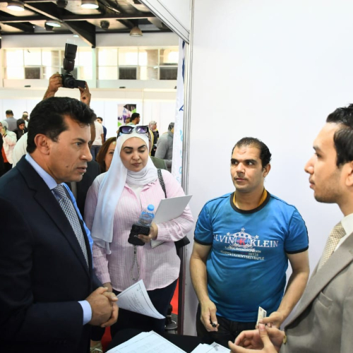 وزير الشباب يفتتح ملتقي " توظيف مصر