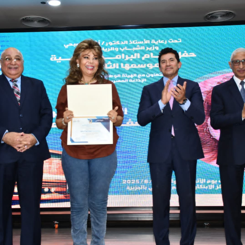 وزير الشباب يشهد ختام الموسم الثانى عشر للبرامج الاذاعيه