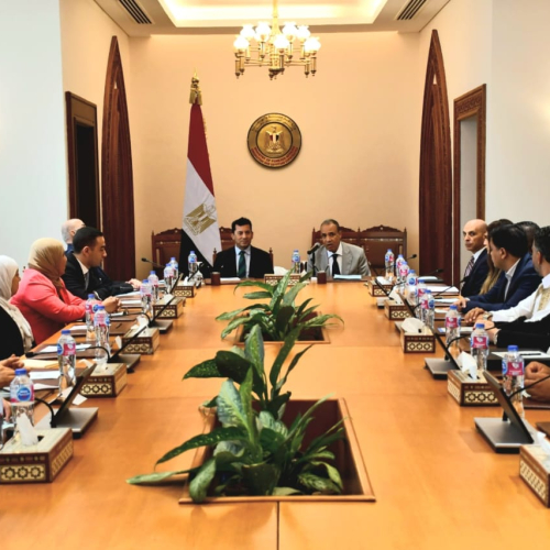 وزير الخارجية والهجرة يستقبل وزير الشباب والرياضة ويلتقى مع مجموعة من الشباب المشاركين فى نموذج محاكاة مجلس الشيوخ وبرلمان الشباب