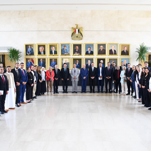 وزير الخارجية والهجرة يستقبل وزير الشباب والرياضة ويلتقى مع مجموعة من الشباب المشاركين فى نموذج محاكاة مجلس الشيوخ وبرلمان الشباب